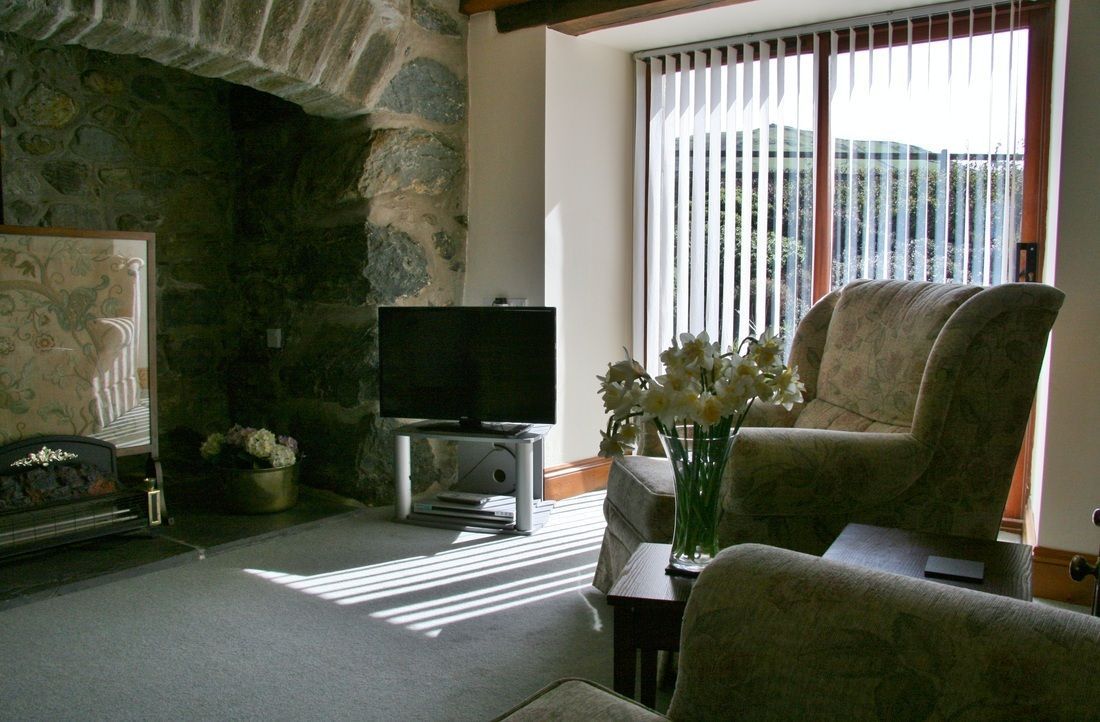 TheHolidayCots's tweet photo. ๐๐ Hendy Farm Cottages โ Between Mountains and Sea ๐๐
Set on the edge of the magnificent Snowdonia National Park, the cottages are surrounded by spectacular scenery & breathtaking sunsets. ๐
๐๏ธ Sleeps 6
https://t.co/vuh1TeSGwT
#HendyFarmCottages #Tywyn #Gwynedd #Snowdonia https://t.co/EU8Hmu56xn