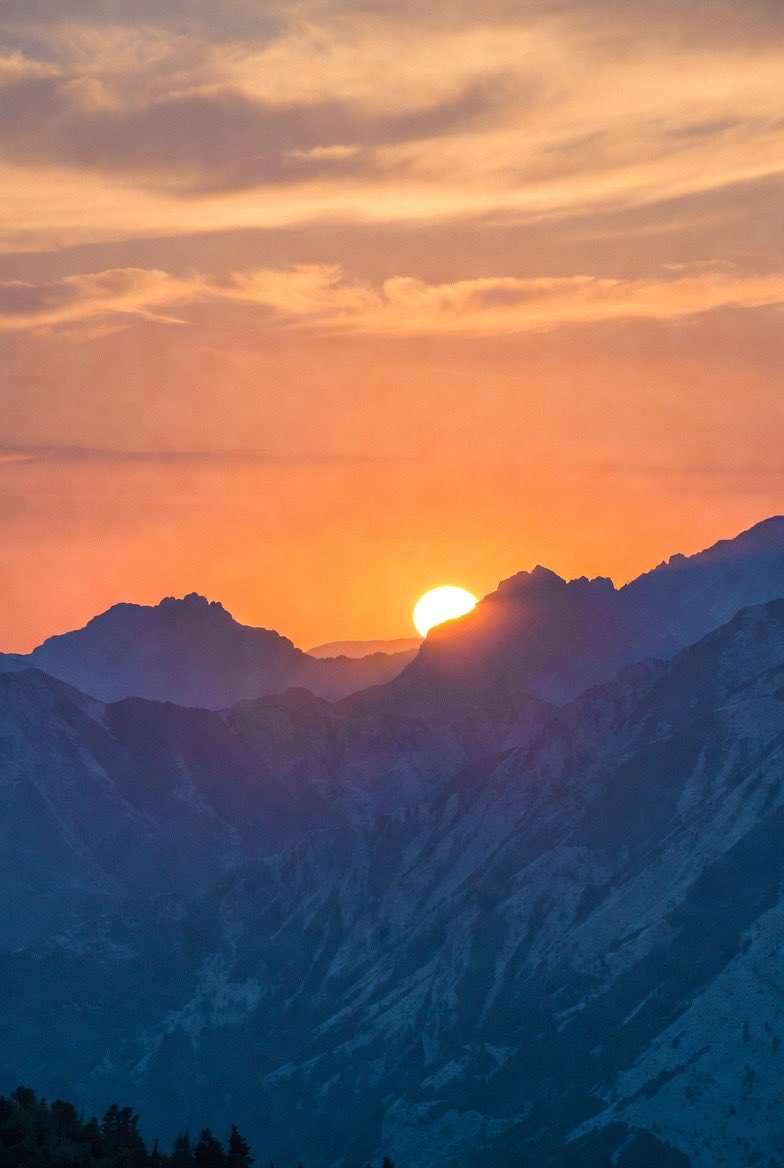 A simple “thank you,” a little patience, a moment of respect… these small gestures can turn someone’s entire day around. Happy Finally Friday 💜