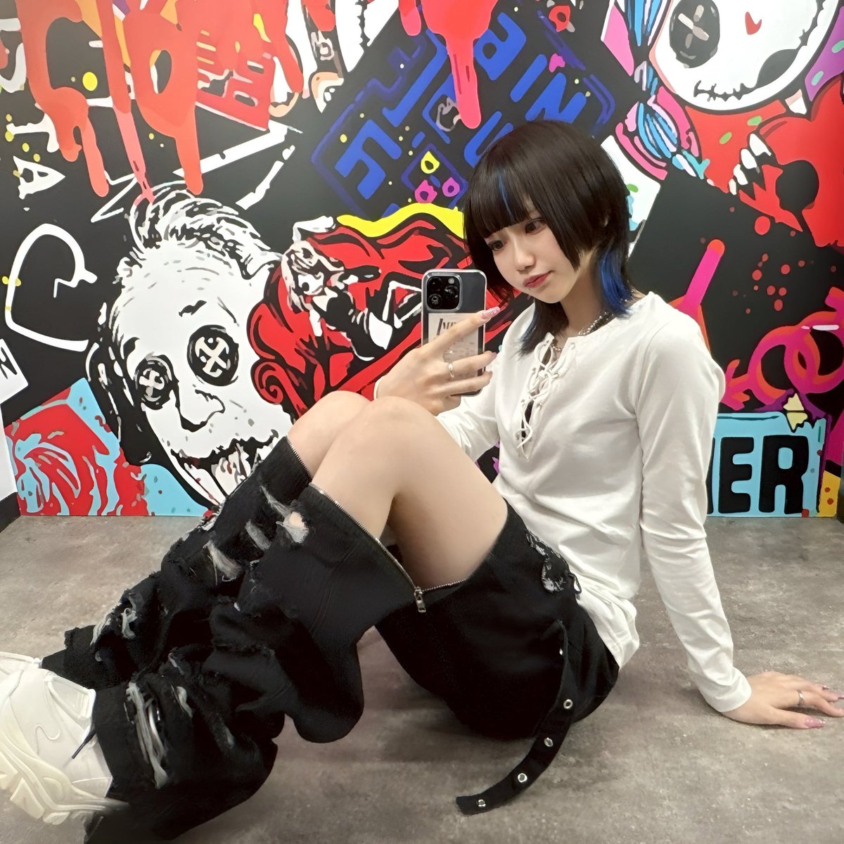 🎁本日〆切プレゼント企画🎁

2WAY DEADLINE DENIM JEANS

🎁2名様にプレゼント🎁

◼応募方法
フォロー(<a href="/NieR_tokyo/">NIER CLOTHING</a>) &amp; リポスト
◼締切〆  本日24時

是非ご参加ください🙇‍♂️🙇‍♀️