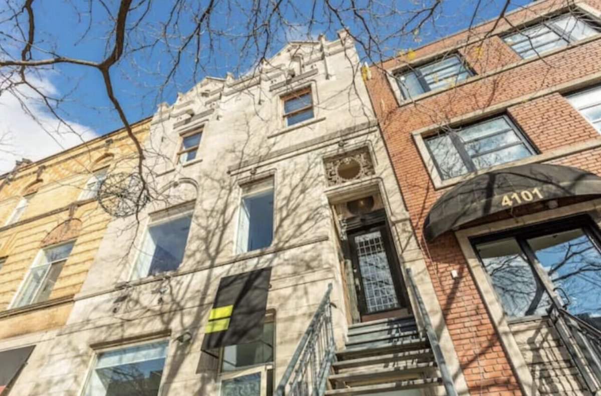 RentberryHomes's tweet photo. Morning coffee on Saint Denis. Evening views of the Mount Royal cross.

Two private apartments in a three-level residence with spacious interiors, a piano lounge, and terrace gatherings in the heart of Montreal.

https://t.co/CpCIjJDjK3

@Rentberry_ #rentberryhomes #rentberry https://t.co/cAT47OnqNX