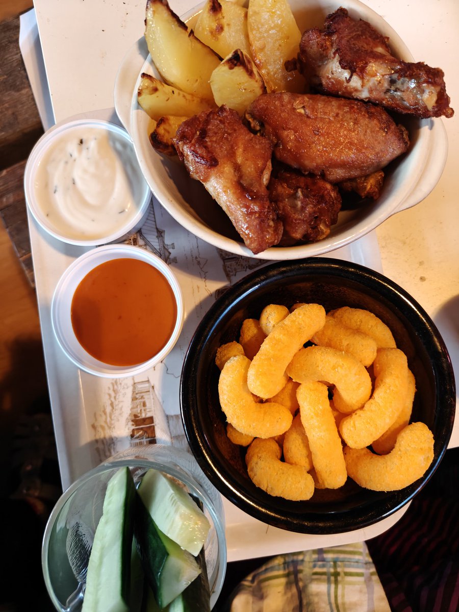 KristiinaHeino1's tweet photo. Mites @smlmkl etenee, mulla on jo valmista #wingsit https://t.co/s5Vq55PMDe