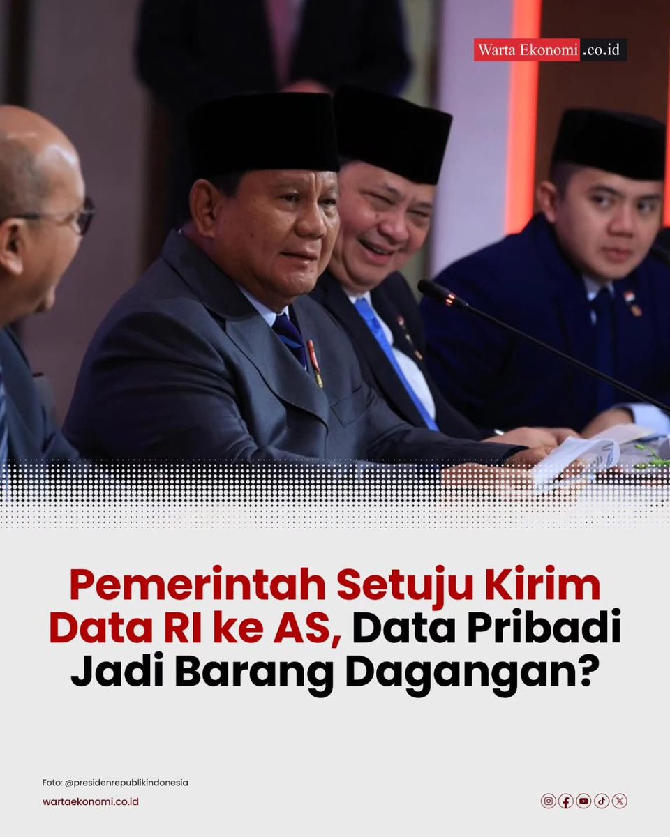bangherwin's tweet photo. Narasinya manis: Toward a New Golden Age for the US-Indonesia Alliance. 
Diksi kelas internasional.
Vibes-nya kayak trailer film diplomasi. 

Tapi di bawahnya ada klausul transfer data lintas negara yang bikin publik mikir: sejak kapan privasi jadi komoditas ekspor?

Ini bukan soal anti kerja sama.
Kerja sama itu wajar.
Tapi kalau posisi tawar kita selalu kelihatan kayak kerbau dicucuk hidungnya, ya masak gue gak berhak curiga: ini kemitraan setara macem apa?