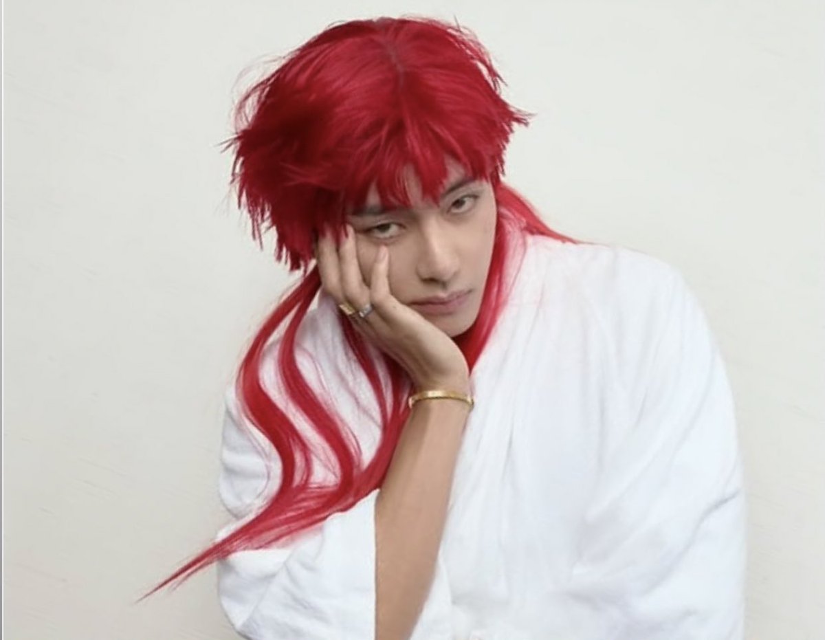 Taehyung giving us the spoiler for #ARIRANG  but we were too blind to see it…