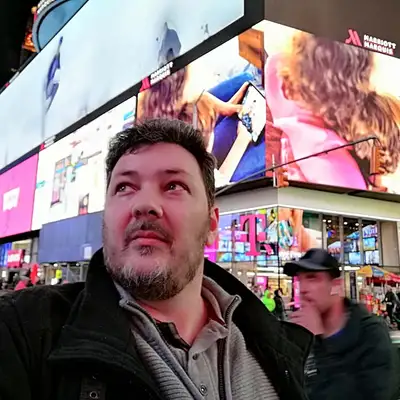 GlitchGC's tweet photo. Dia 24 de fevereiro pelas 22h, ao vivo e a cores, chega o novo episódio de JOGA QUEM PODE!

Vários motivos de interesse desta veze; o convidado @Split_parreira, obviamente (!) mas... parece que também vão ser usadas bandas depilatórias?!😄

Em direto no nosso youtube e twitch. https://t.co/lpmnVhFIZK
