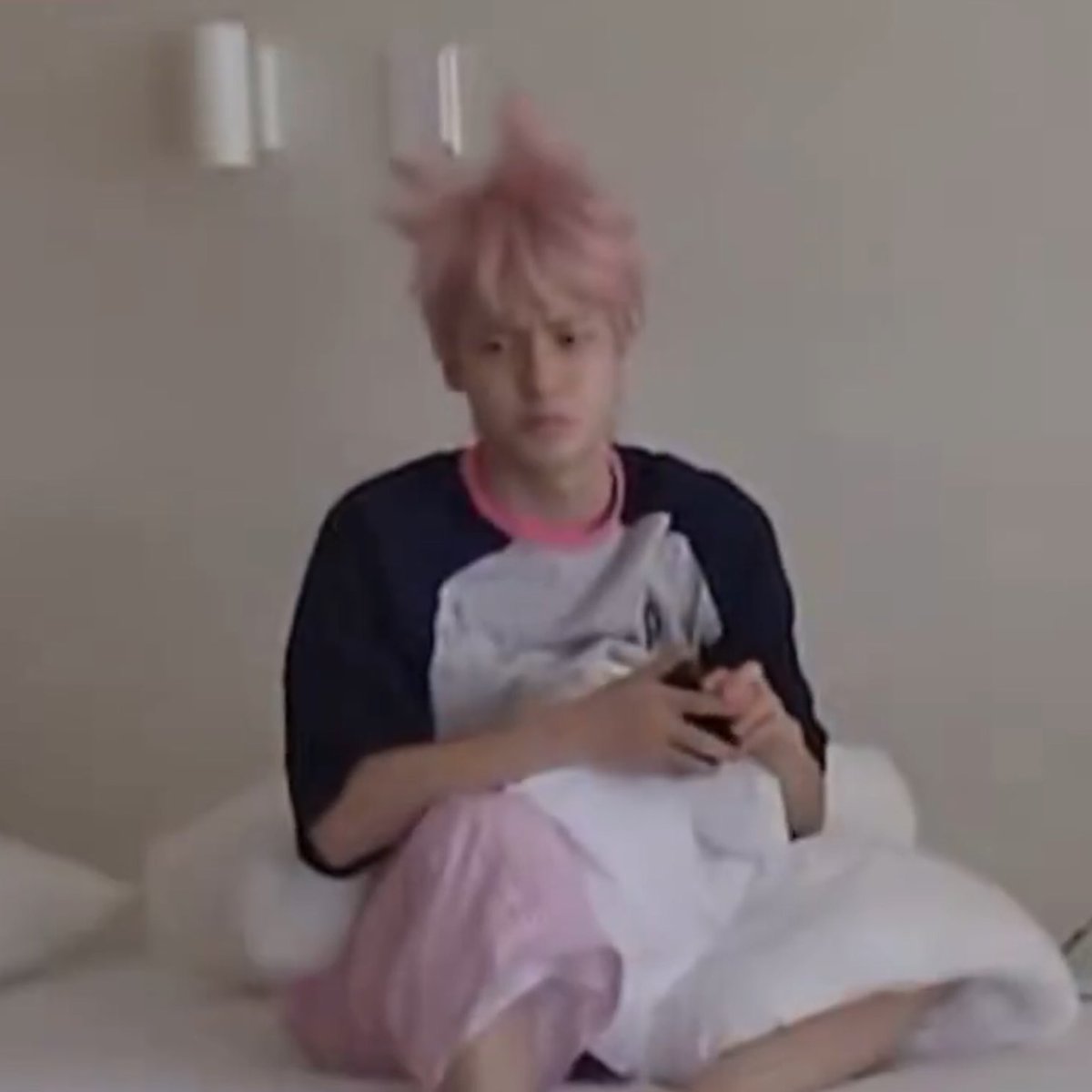 น้องหัวชมพูในตำนาน555555555555

#HYUNJUN #SMTR25