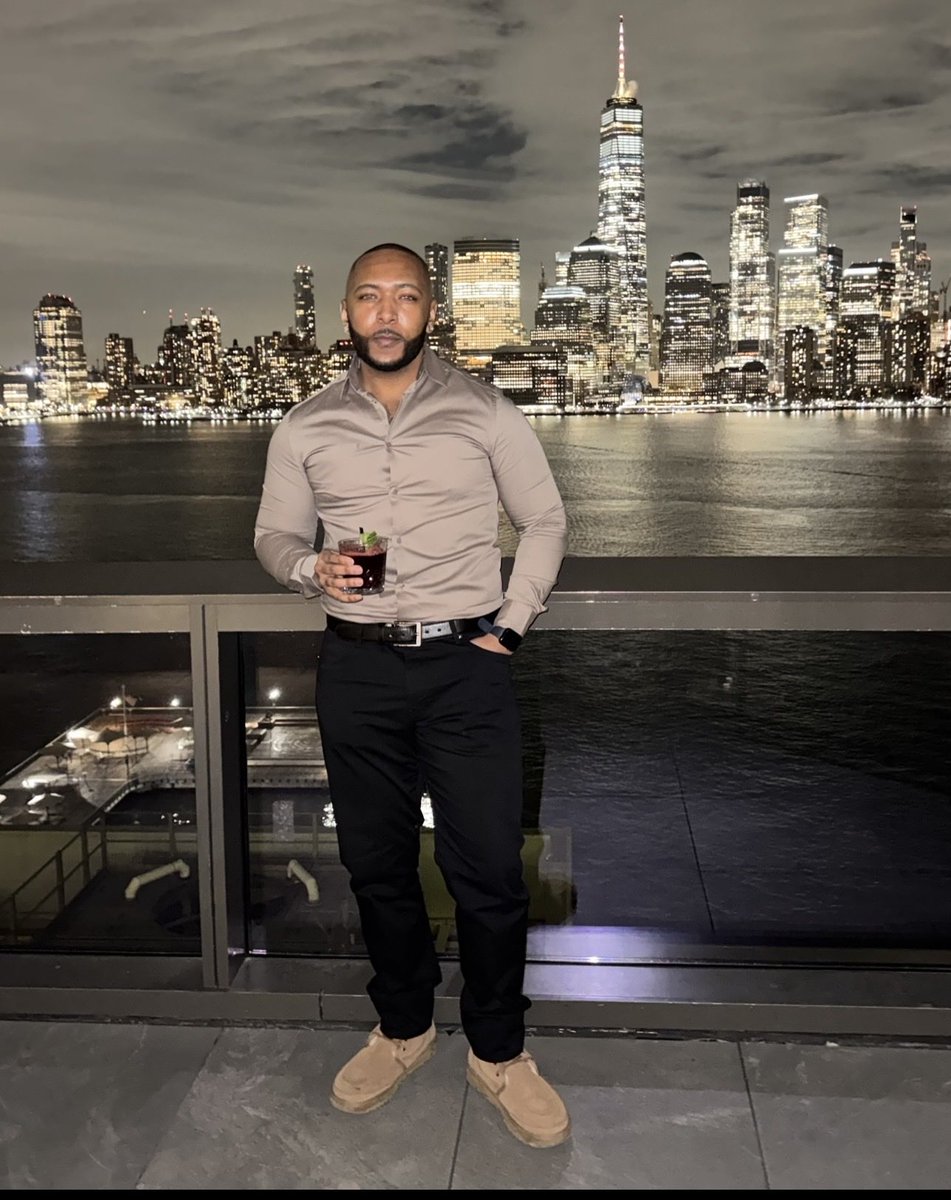 little4Us's tweet photo. Happy Birthday to Me💪🏾🖤💫 https://t.co/rqAsrNKhDN
