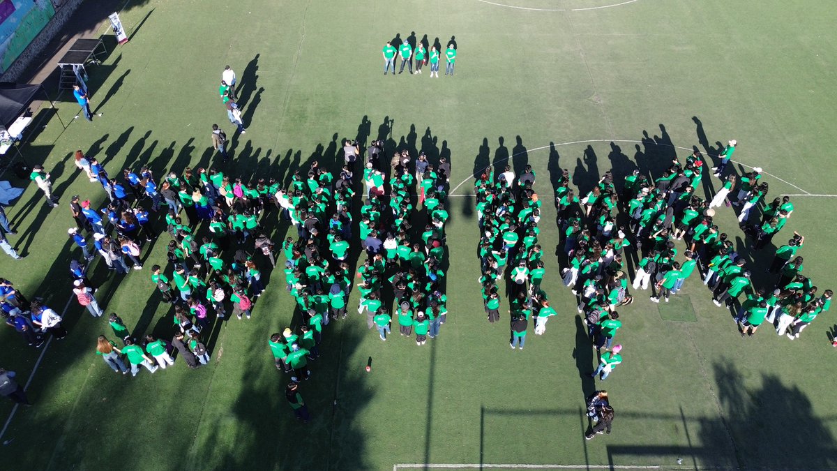 La <a href="/udg_oficial/">Universidad de Guadalajara</a>  inauguró el primer “Tequio mundialista” del país en Guadalajara, con la recuperación de un espacio deportivo en Balcones de Oblatos y la participación de estudiantes de la Prepa 2 del <a href="/sems_udg/">𝙎𝙀𝙈𝙎 𝙐𝙙𝙚𝙂</a>. 🤝⚽

🔗 url.udg.mx/a0FKG