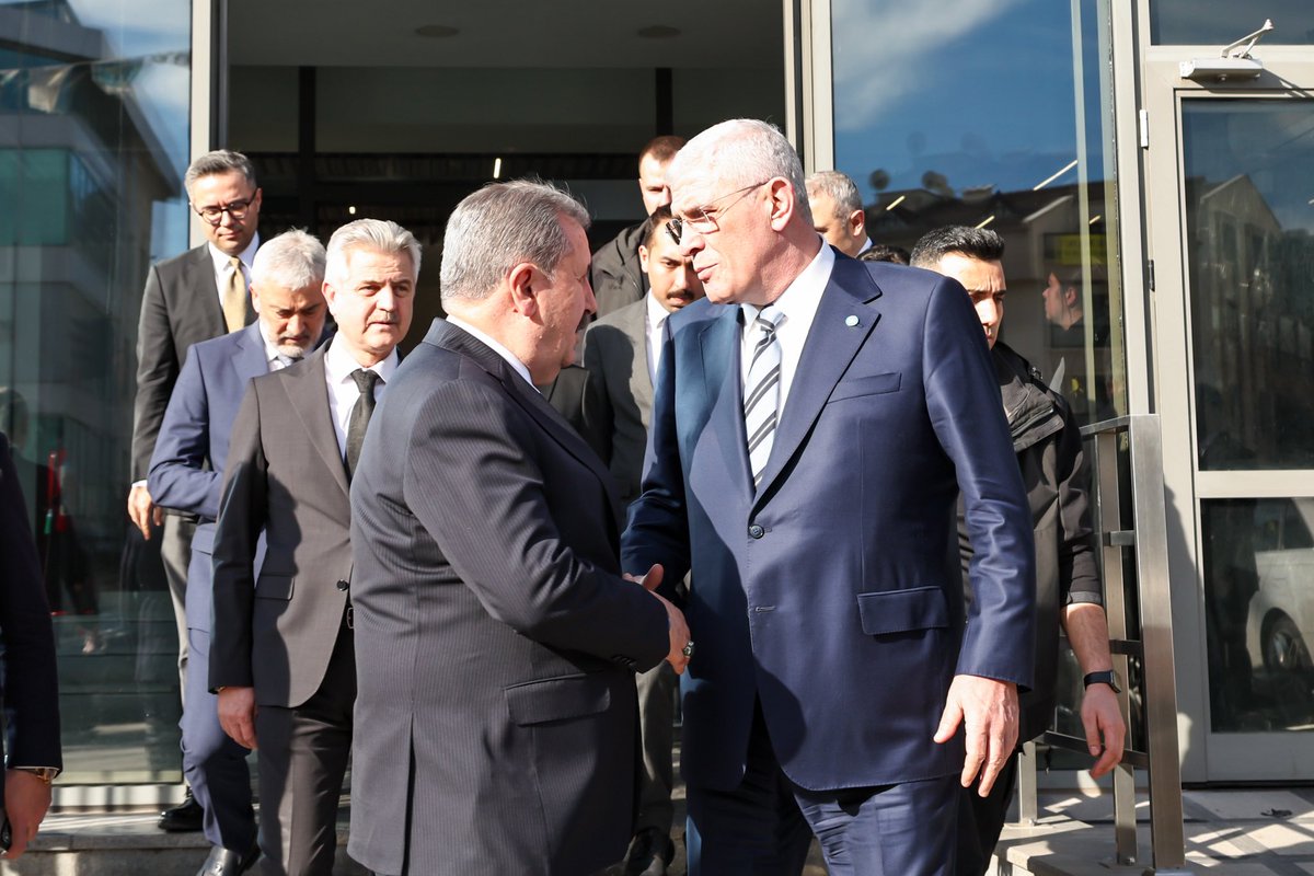 Genel Başkanımız Sayın Müsavat Dervişoğlu <a href="/MDervisogluTR/">Müsavat Dervişoğlu</a>,

Büyük Birlik Partisi Genel Başkanı Sayın Mustafa Destici ile Genel Merkezimizde bir araya geldi.

Nazik ziyaretleri için teşekkür ediyoruz.