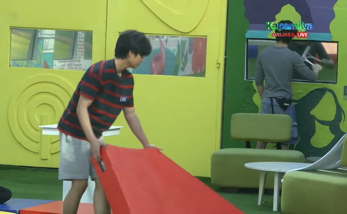 kiosk6984649100's tweet image. waks, kung di ko lang alam na housemate ka, iisipin kong kasambahay ka ni kuya. sobrang sipag mo nhak! 😭

BBS JOAQUIN