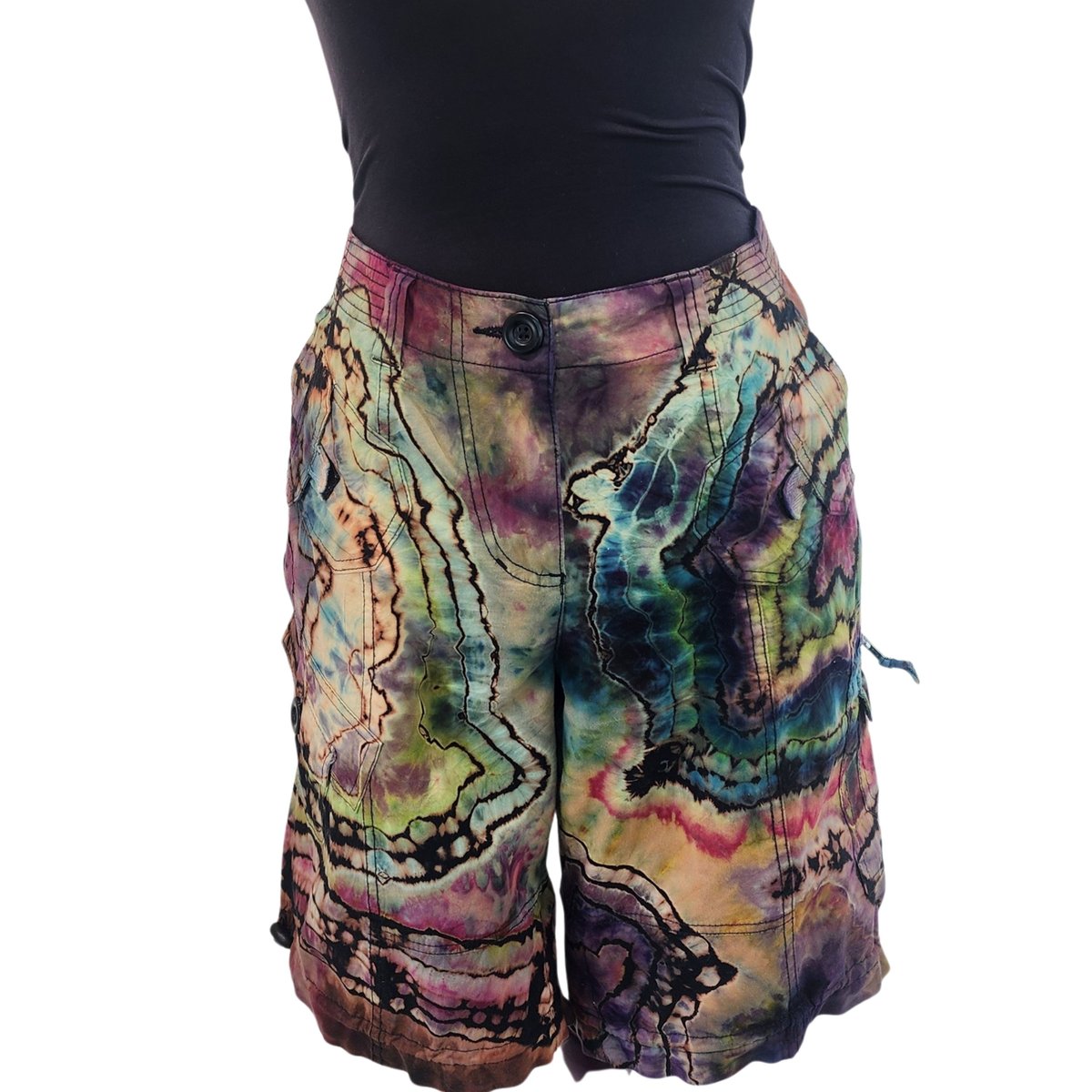 ROC_Art_Apparel's tweet image. Stand out in Reverse Snow-Dyed Cargo Shorts — artisan snow-dye geode rings + classic cargo utility. Approx Women’s 12. Upcycled and ready to ship. wix.to/DO5MQXm

#Upcycled #HandDyed #CargoShorts #SustainableFashion #SQRLStyle