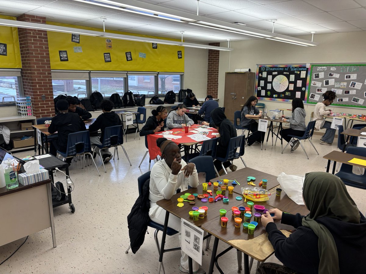 BaroneMrs's tweet photo. Some relaxation station rotation the last 2 days. Learning how to manage stress more effectively through experience.#healthed @EastonAreaSD#healthyminds https://t.co/dbwT0pqKYk