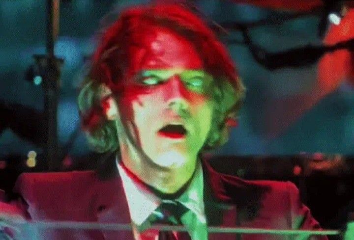 thnkz4thevenom's tweet image. living dead girl