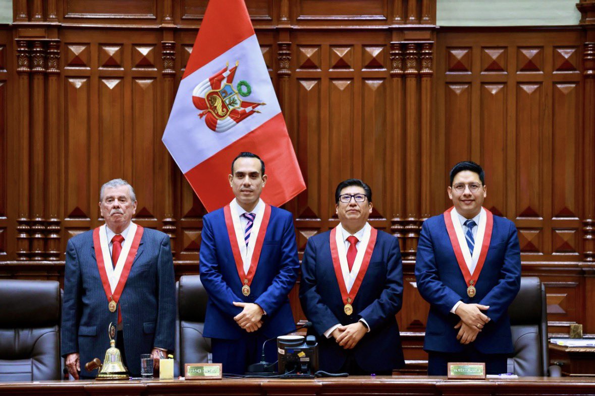 RodolfoPerezOpe's tweet image. Todo esto hicieron juntos:

1) Manejan la Mesa Directiva 3 años seguidos.
2) Nombraron al TC y al Defensor del Pueblo.
3) Dieron las leyes ProCrimen.
4) Duplicaron presupuesto del Congreso.

¿Y así dicen que no son socios? 

Balcázar responde al Pacto y a sus intereses. Nada más.