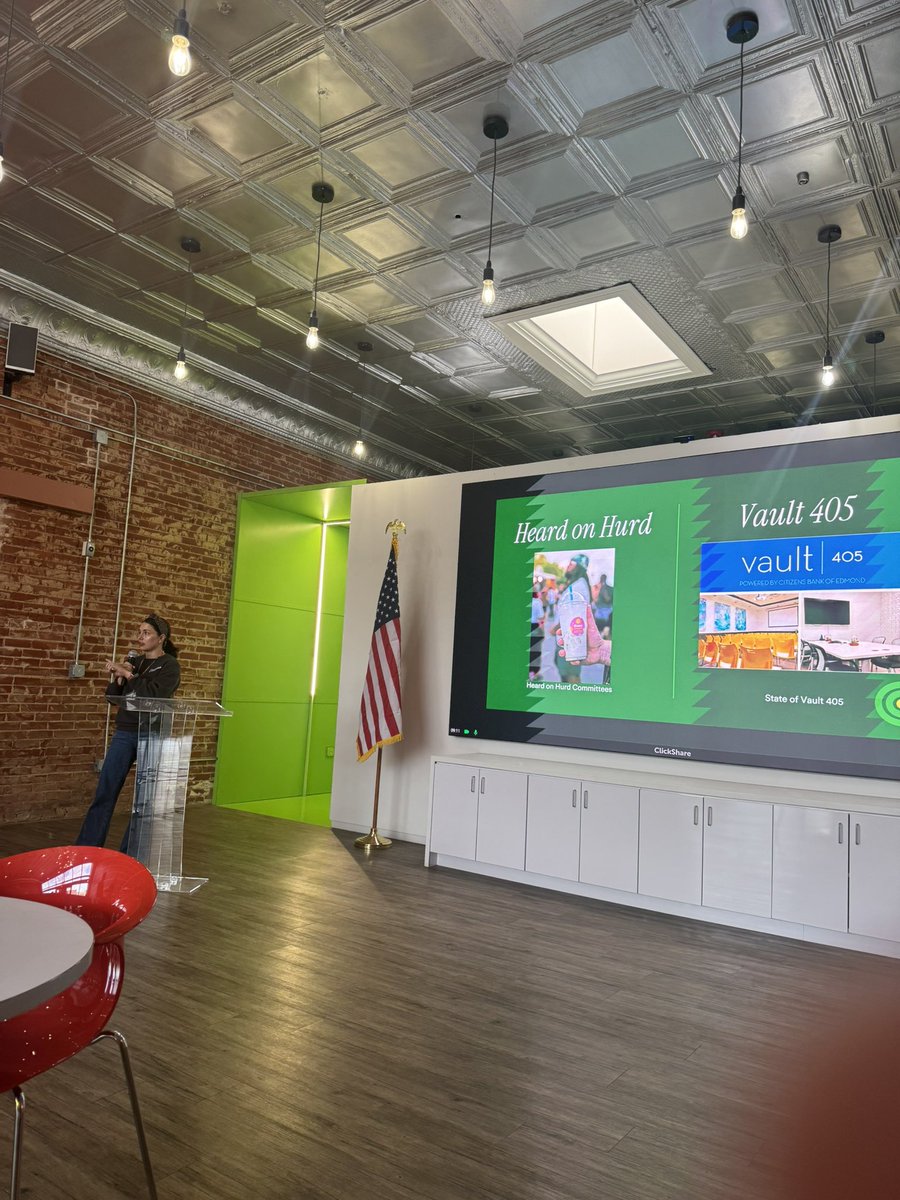 JillCastilla's tweet photo. When your bank is primarily owned by its team members, it makes our year-end meeting even that much more amazing! From our plans for additional ESOP ownership to organic deposit growth to @bankonroger to @heardonhurd, our @CitizensEdmond is rocking! https://t.co/FiViyKzp1s
