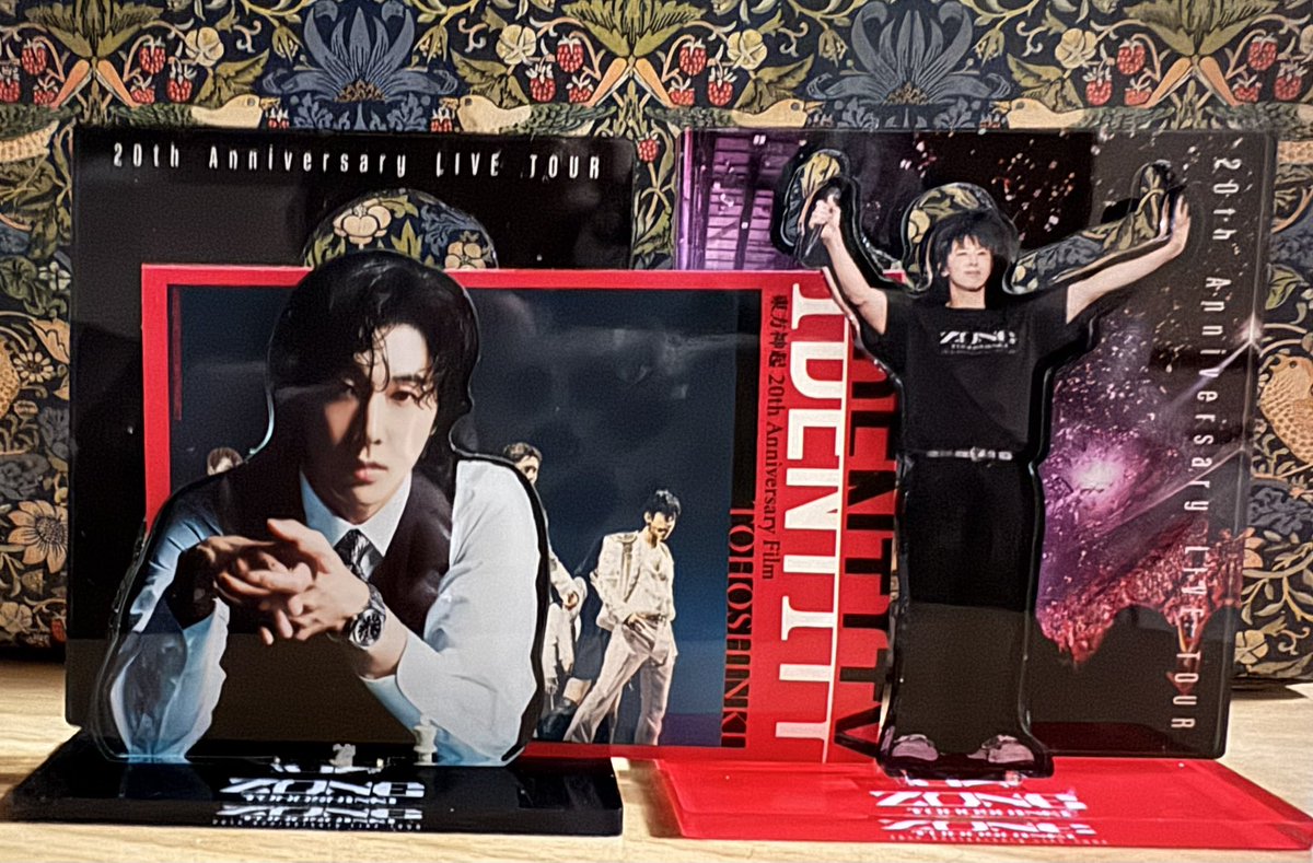 #IDENTITY 観てきたよ^ ^
ユノ❤️ありがとう
私の14年を振り返る時間だった。アリーナもドームもスタジアムも懐かしく楽しく幸せな時間で…その時々の辛い現実も思い出したけど^^;
共に👣て来たんだなぁって…
これからもずっと
ユノ(*∵)大好き
#유노윤호 #정윤호 
#ユンホ #YUNHO 
#UKNOW 
#東方神起