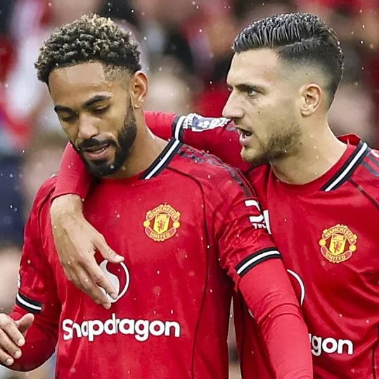🚨🎙️ | Diogo Dalot on Matheus Cunha:

“The club was still carrying last season’s baggage, but he [Cunha] was NOT.

“He arrived with fresh energy, like.. whatever happened before isn’t on me. I’m here to move FORWARD.” 

[<a href="/RioMeets/">Rio Ferdinand Presents</a>/<a href="/Utdtruthful/">UtdTruthful</a>]