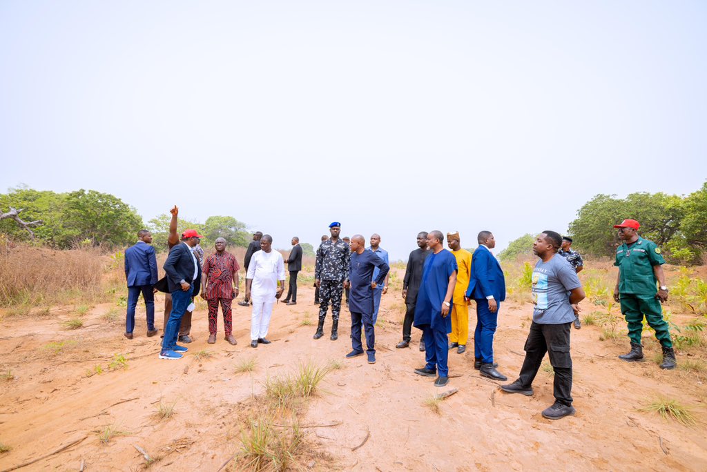 PNMbah's tweet photo. Today, I carried out an inspection of the ongoing 44.1km Enugu–Ugwogo Nike–Opi–Nsukka dual carriageway, a critical socioeconomic lifeline for our people.

Beyond reviewing the pace and quality of work, I also visited identified security flashpoints along the corridor. Infrastructure and security must go hand in hand. We have already mapped out immediate engineering fixes and will establish a forward operating base to permanently address those threats.

I am satisfied with the progress and the quality of work on site. With proper funding in place and strict adherence to timelines, the contractor has reaffirmed its commitment to deliver by October 2026.

This road will not only connect communities and unlock economic opportunities, it will also strengthen safety and restore confidence along a vital corridor in our state.

We will keep showing up, inspecting, and pushing until every kilometre is delivered to the highest standard.

 #TomorrowIsHere