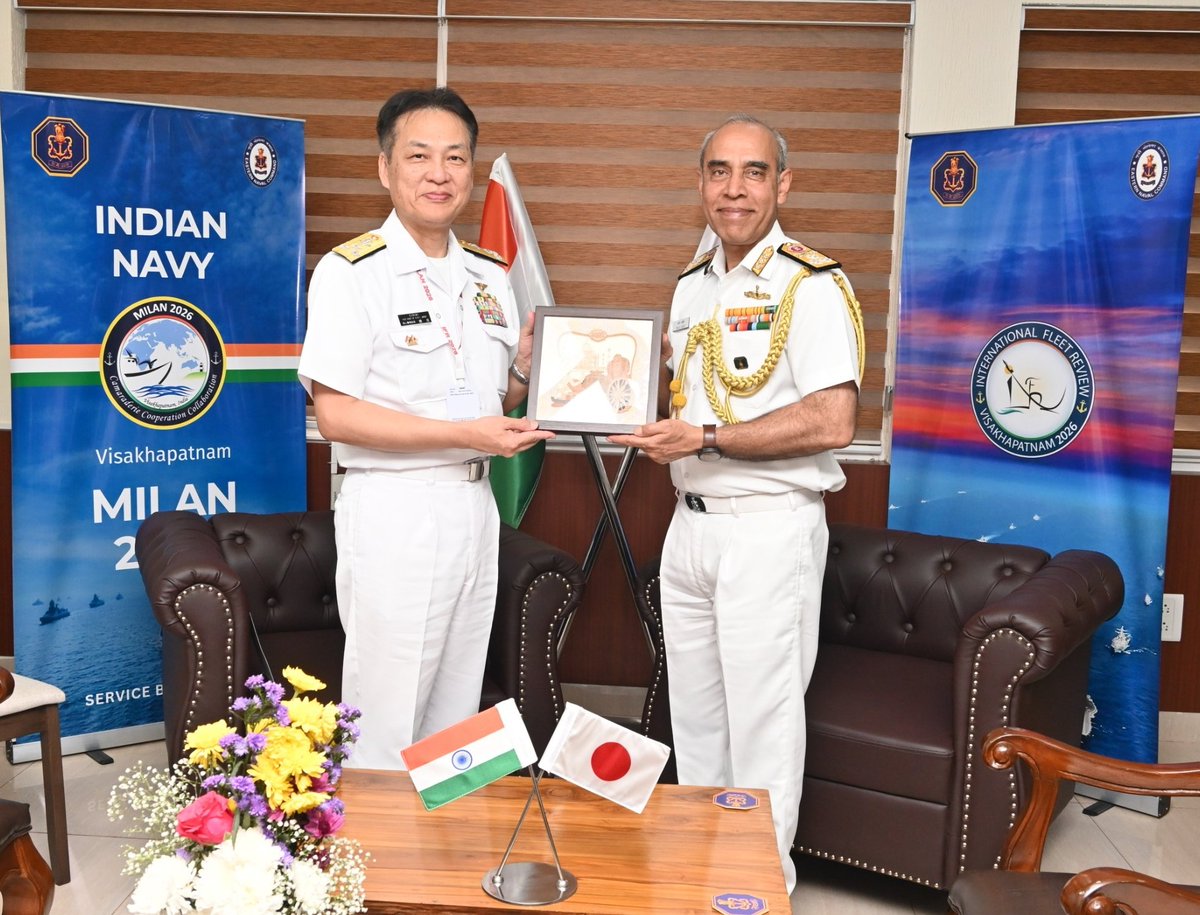 indiannavy's tweet image. VAdm Tarun Sobti, #DCNS, interacted with VAdm Kunimi Yasuhiro, Vice Chief of Staff, Japan Maritime Self-Defence Force, at #Visakhapatnam. ⚓🇮🇳- 🇯🇵  🤝

Discussions reflected the strength of the #IndianNavy-#JMSDF maritime partnership, spanning operational engagements, including
