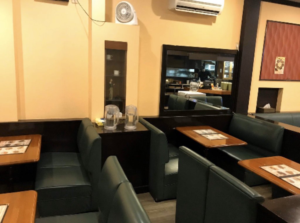tsukuba_cup's tweet photo. 【協賛店紹介】
ドルフ

1番人気はガーリックチキンライス！サクサクの衣がついたチキンとバターで味付けされたライスがよく合います！そのほかにもとっても美味しい唐揚げ丼やふわとろのオムライスがあります！
定休日や連絡先はこちら↓
X @dorf_tsukuba

#ドルフ
#筑波杯 #ソフトテニス
#筑波大学 https://t.co/8du9Nyxx3p