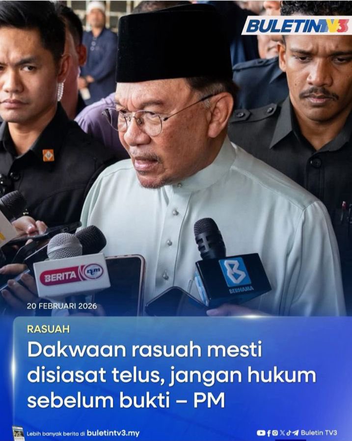 reennasir's tweet photo. bertahun2 tuduh Tun M sakau rasuah dan pelbagai2 tuduhan lain… sampai skrg bukti nya mana? 
#lidahbercabang https://t.co/hj97Y1Es43