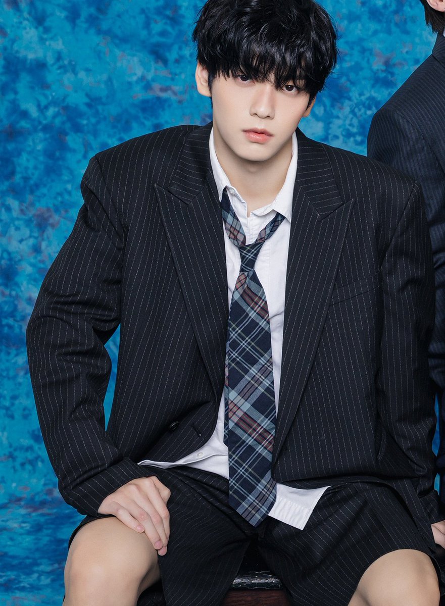 HE IS OHMYAGIXHJSS