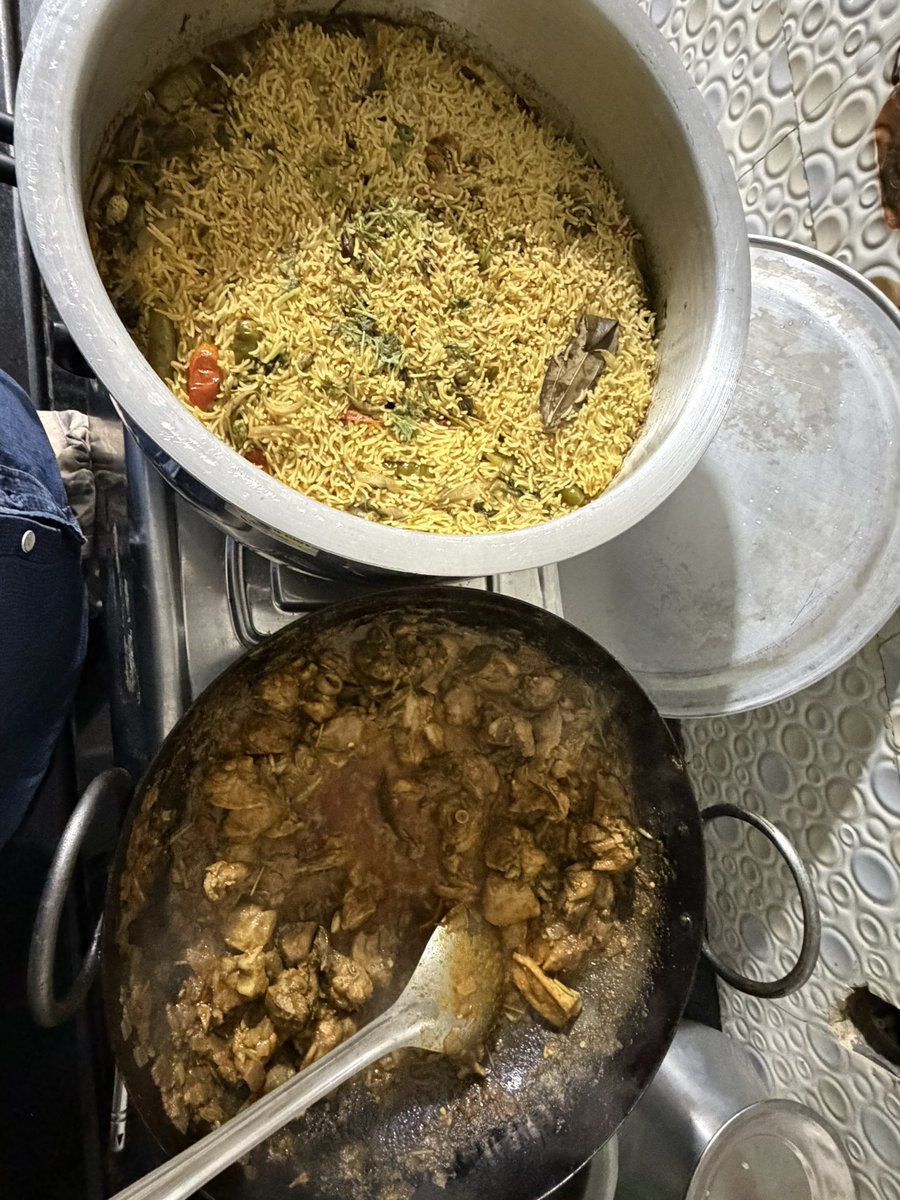 RISK_AJAY's tweet image. Lite ga kitchen lo kasepu 

#Food  # Friday #Funday