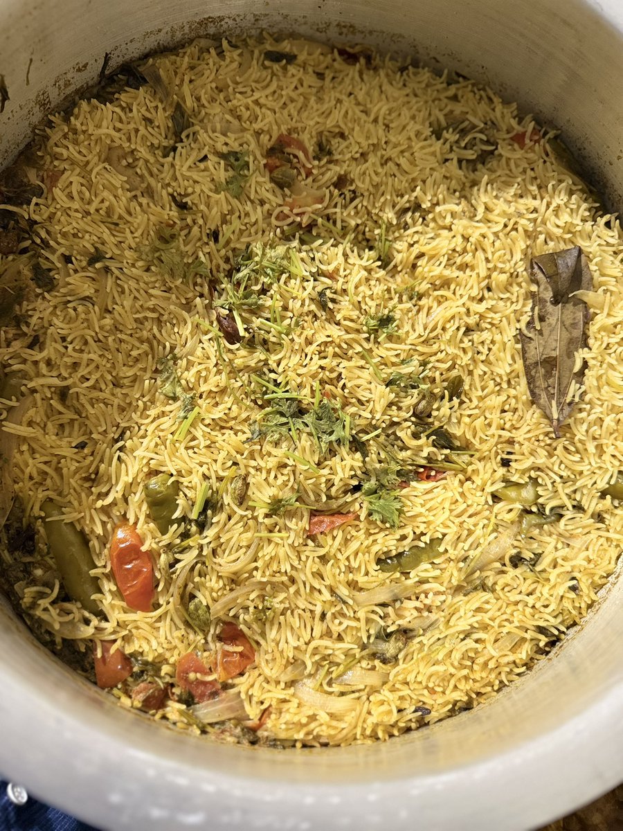 RISK_AJAY's tweet image. Lite ga kitchen lo kasepu 

#Food  # Friday #Funday