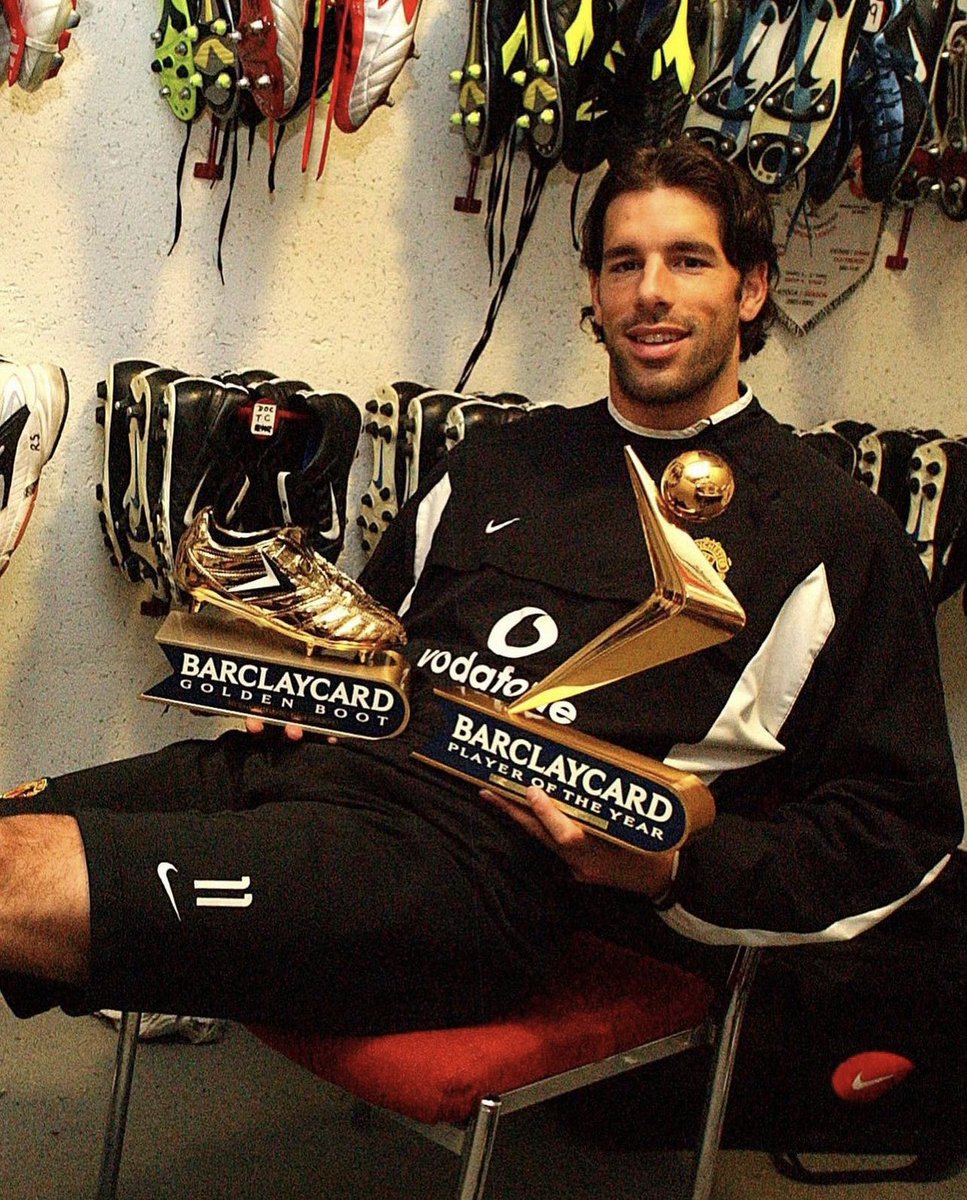 00sFootb4ll's tweet photo. 🔴 Ruud van Nistelrooy's 2002/03 season all-comps: 52 games, 44 goals, 8 assists. 

Awards: PL winner + UCL, PL top scorer and POTY. What a season. ⚽️✨ https://t.co/PKj5VT483O