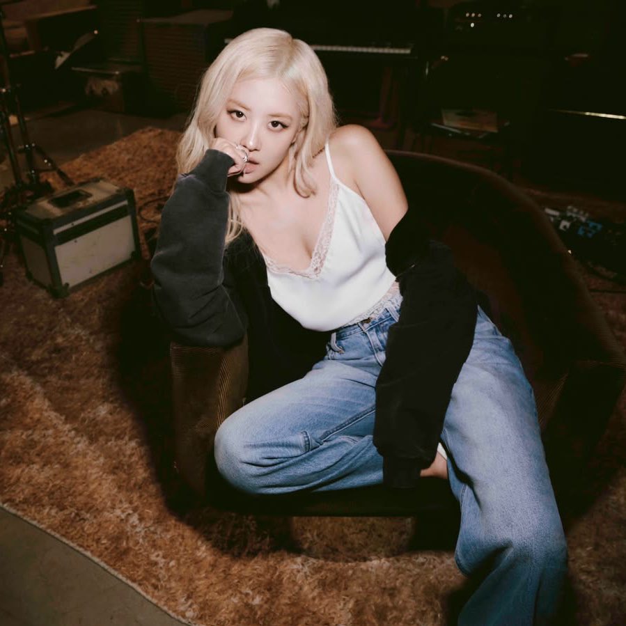 Rosé Charts tweet media