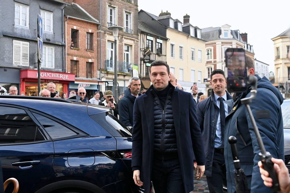 Bardella pics🇫🇷 tweet media