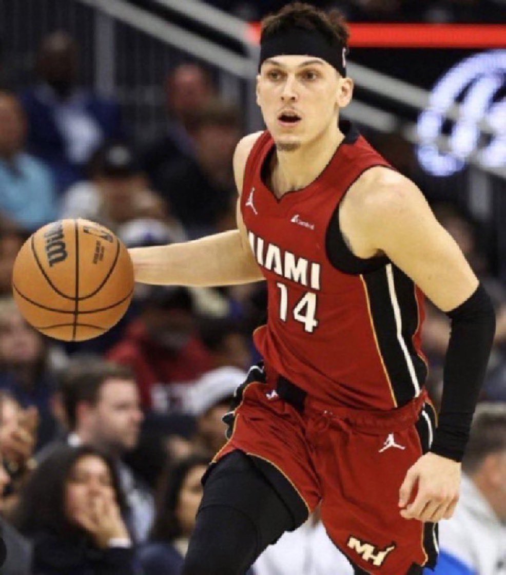 Alex Caruso tweet media