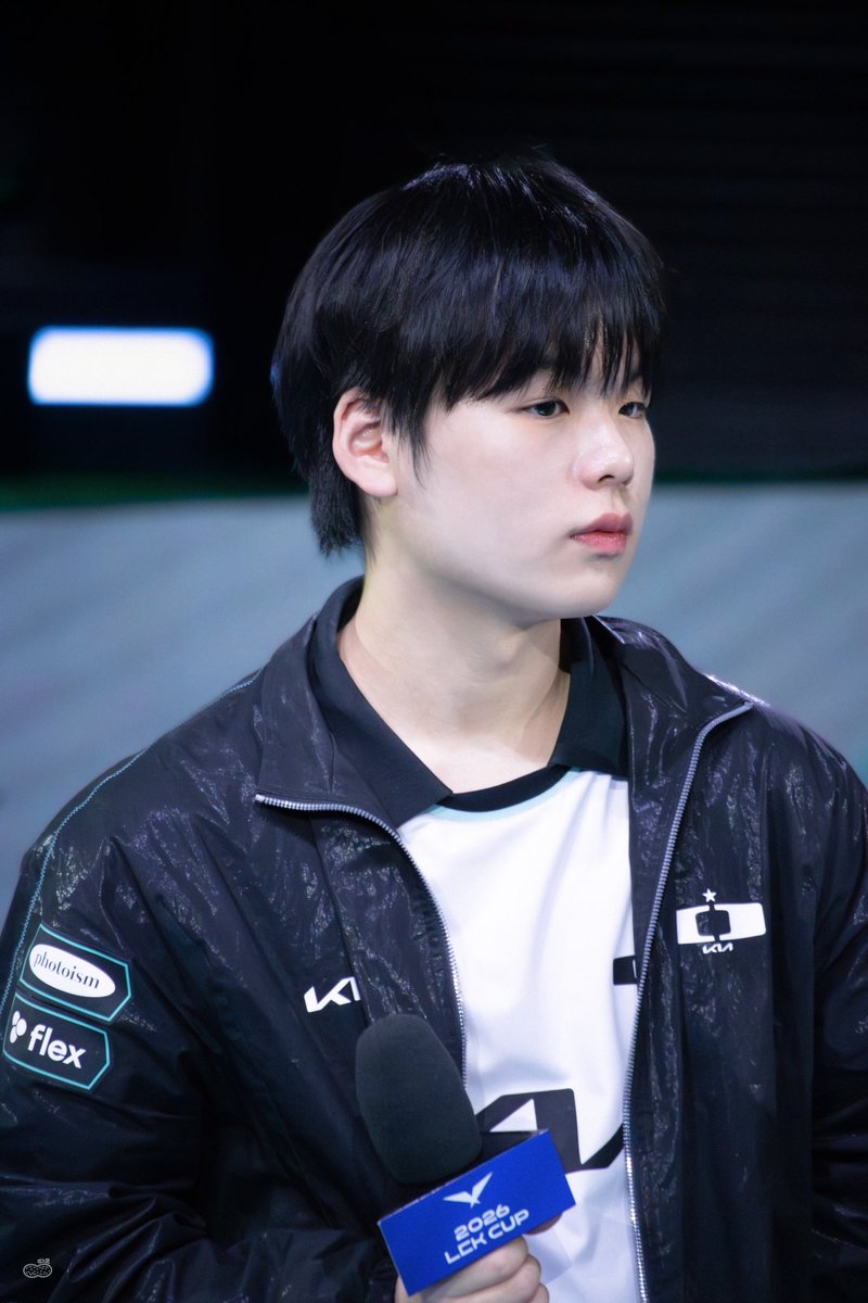 ttang_k0ng's tweet photo. 260220 DK vs DNS POM 인터뷰

POM 원딜 스매쉬😎

#Smash #스매쉬 #신금재 #DKWIN https://t.co/8VAovIxCr3