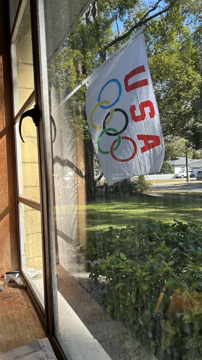Our front porch this sunny morning. 🇺🇸