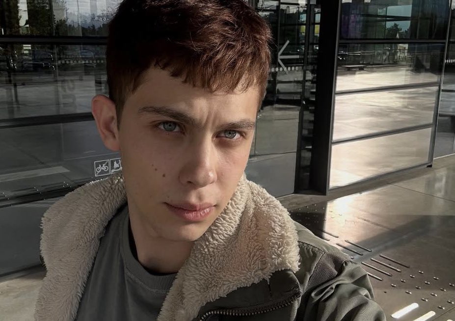 ko6laid's tweet image. this boysquad is literally consist of silly, dork, and sometimes dumb stuck in a hot man’s body and A DIVA #sramhr