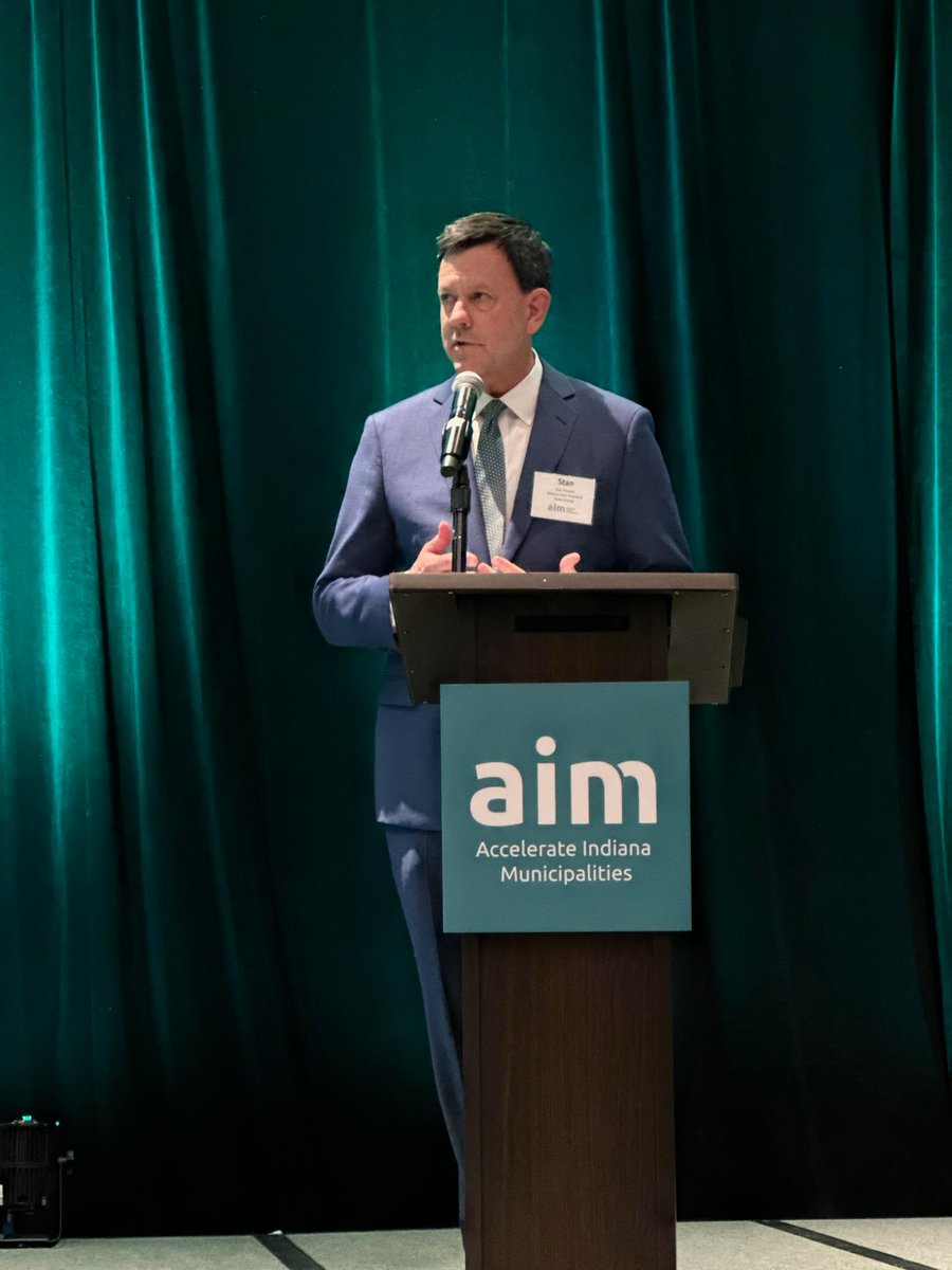 Our team enjoyed catching up with local leaders at an <a href="/AimIndiana/">Aim</a> event this week. AIM represents the municipal governments of more than 460 cities and towns across the state. Duke Energy #Indiana President Stan Pinegar had the opportunity to kick off the event, before