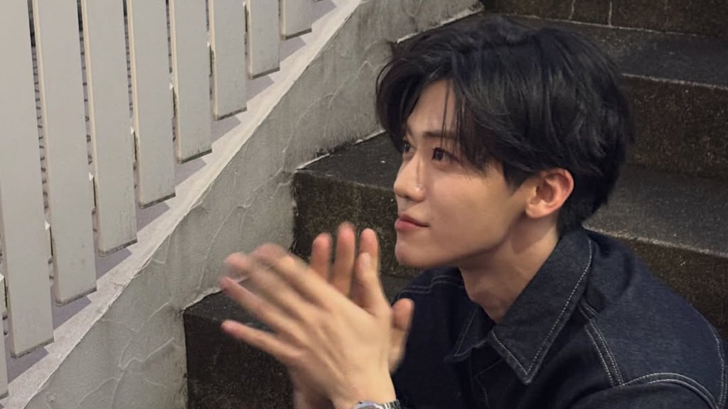 คุณแจมินกับชุดเดนิมในญี่ปุ่นอะ คือที่สุดดดดละจริง ๆๆ หน้าตาดีมากอะ ㅠㅠ..♡