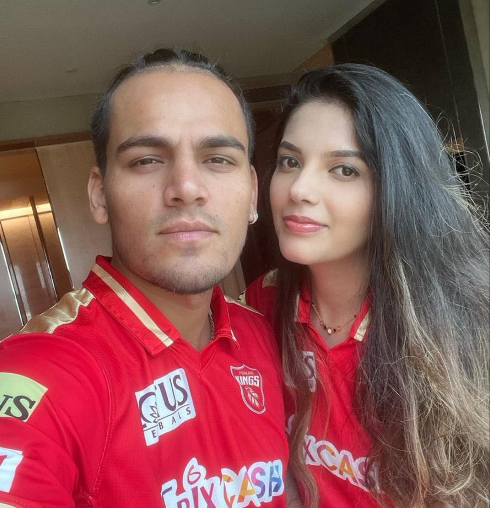 क्या मजबूरी रही होगी दोनों मैसे किसी की... 🥲