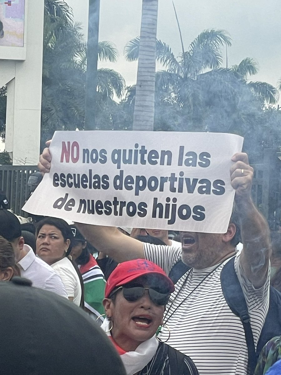 Por el derecho al deporte de nuestros guaguas en los barrios #NoLeyGAD 

<a href="/InesAlarconOk/">Inés Alarcón</a>
<a href="/SoyCastillo593/">Andrés Castillo Maldonado</a>
@madelcisneok
<a href="/EckennerR/">Eckenner Recalde Álava</a> 
<a href="/EGuzmanurresta/">Jhajaira Urresta DDHH</a>
<a href="/domserranook/">Dominique Serrano</a>
<a href="/NathalyFarinan/">Nathaly Farinango Delgado</a>
<a href="/fer_jacomeok/">Luis Fernando Jácome</a>
<a href="/elizabethvegaok/">Elizabeth Vega</a>
<a href="/HernanZapataR/">Hernán Zapata</a>
@DinaFarinangoEC