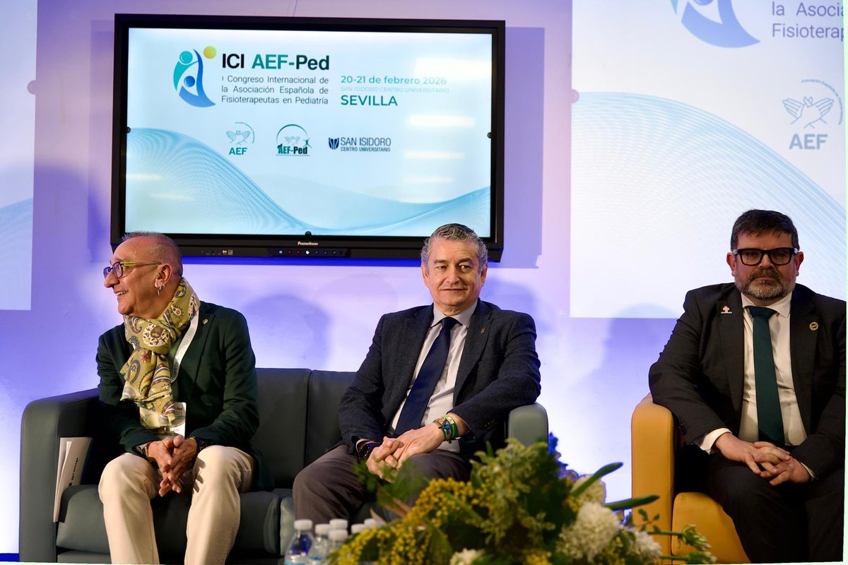 🥼Los fisioterapeutas en #Pediatría tienen un papel esencial en el tratamiento de niños y adolescentes, que requiere ya de una especialidad propia. 

En #Andalucía lo tenemos claro y nos sumanos a este justo reconocimiento del colectivo, que cada vez tiene mayor peso en la