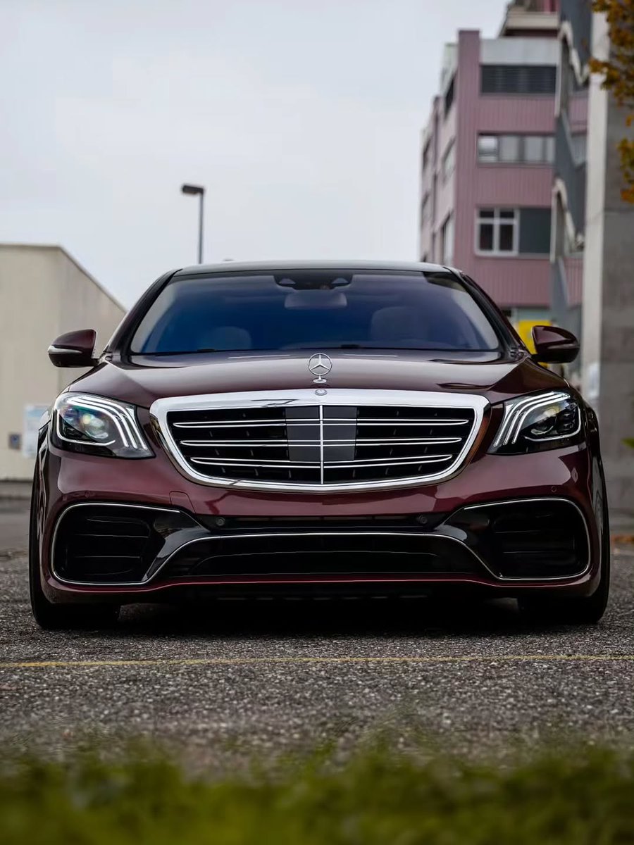 LuxuryMercedes's tweet photo. Mercedes AMG S63 W222 
Cylinders 8
Volume 510 L
Power 585 L.S
Acceleration time 100 km /h 4 sec https://t.co/srd29sZdRH