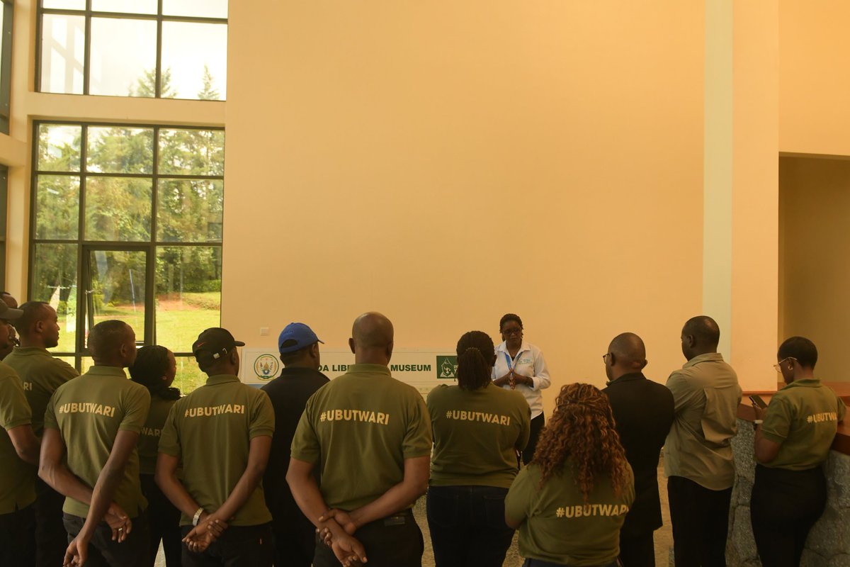 RwandaSouth's tweet photo. Uyu munsi, Ubuyobozi n'abakozi b'Intara y'Amajyepfo,  bagiriye urugendoshuri ku Ngoro y'Amateka y'Urugamba rwo Kubohora u Rwanda (Mulindi).  Basobanuriwe uko urugamba rwo kubohora igihugu rwagenze. Basabwe kurangwa n'ibikorwa by'ubutwari n'umurava, basigasira ibyagezweho. https://t.co/q7iQrG9kWW