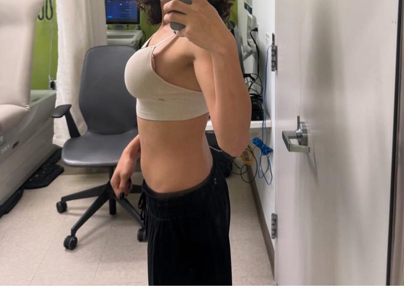 Me dicen que la que hace dos dias andaba con tetas de foam ahora les anda tirando shade a quienes utilizan braciel con rellenos para regularse la disforia. 

Giiiirl… un pej’cozón la resetearia bien too much

Dejo el exhibit aquí #tusaekienej 😘