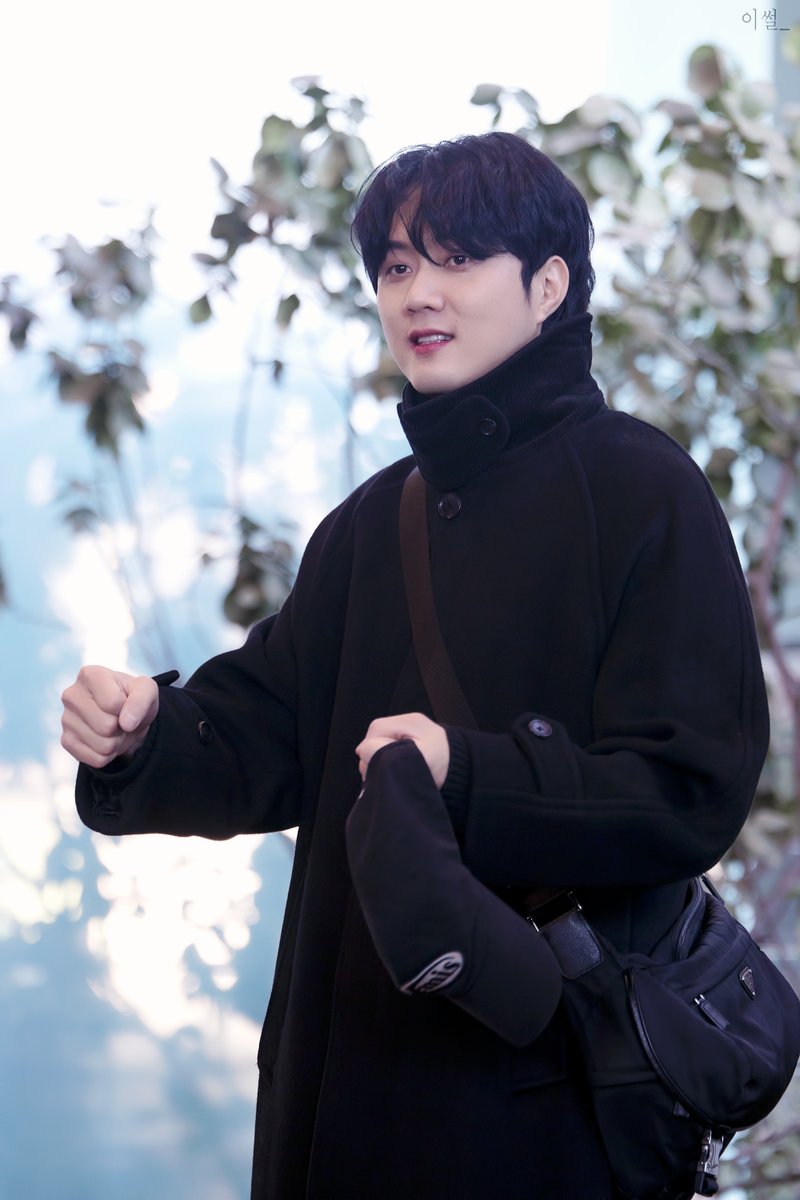 Yissull_Photo's tweet photo. 260218 렌트 퇴근길; #유현석 배우님 https://t.co/wKZEd0W3q6