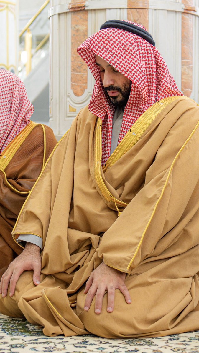 اللهمّ إنا نرى فيه طموحنا ومجدنا .. 
اللهمّ سـدّد خُـطاه وحـقق رؤيتـه 

اللهم انصره بما حمل من أمانة، ووفقّه لما عزم عليه، وبارك له في رؤاه وخطاه

اللهم اجعل من حوله عونًا له لا عبئًا عليه، وهيّئ له من أمره رشدًا، ومن رضاك توفيقًا لا ينقطع 💚