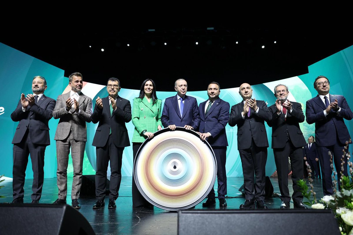 Genel Başkanımız Sayın @rterdogan’ın teşrifleriyle bugün İstanbul’da Cemre Vakfı’mızın tanıtım programı gerçekleşti. 

“Cemre Vakfı farkında olmak ile sorumluluk almak arasındaki boşluğu gönüllülükle doldurmayı amaçlayan bir çevre hareketidir.”

Cemre Vakfı ve Cemre
