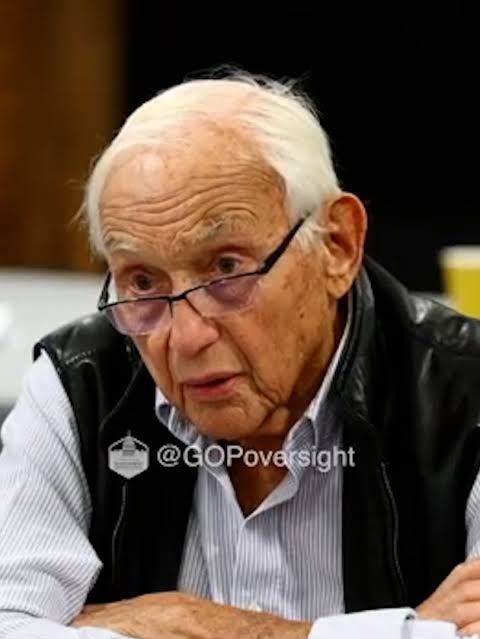 OunkaOnX's tweet image. ⚡JUST IN - Rep. James Comer announced he is no longer pursuing an investigation into Les Wexner and his connections to Jeffrey Epstein’s child trafficking network