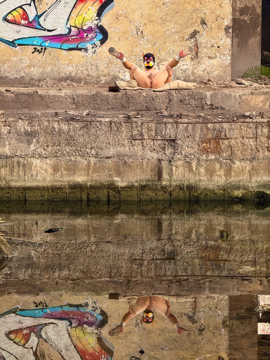 “那边好像有个人”
“不，是一条狗”

废弃钢厂特辑（4/4）
超绝摄影：<a href="/Master_1069/">大虎tiger</a>