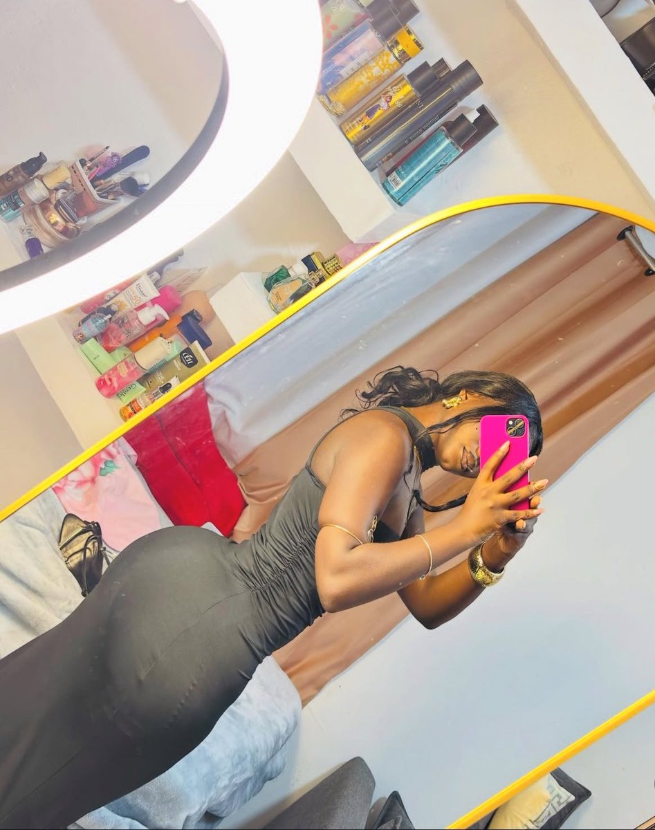 My ass poppin out 🤭