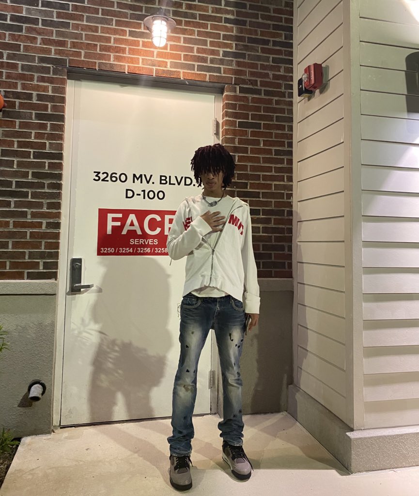 🏀🐗 tweet media