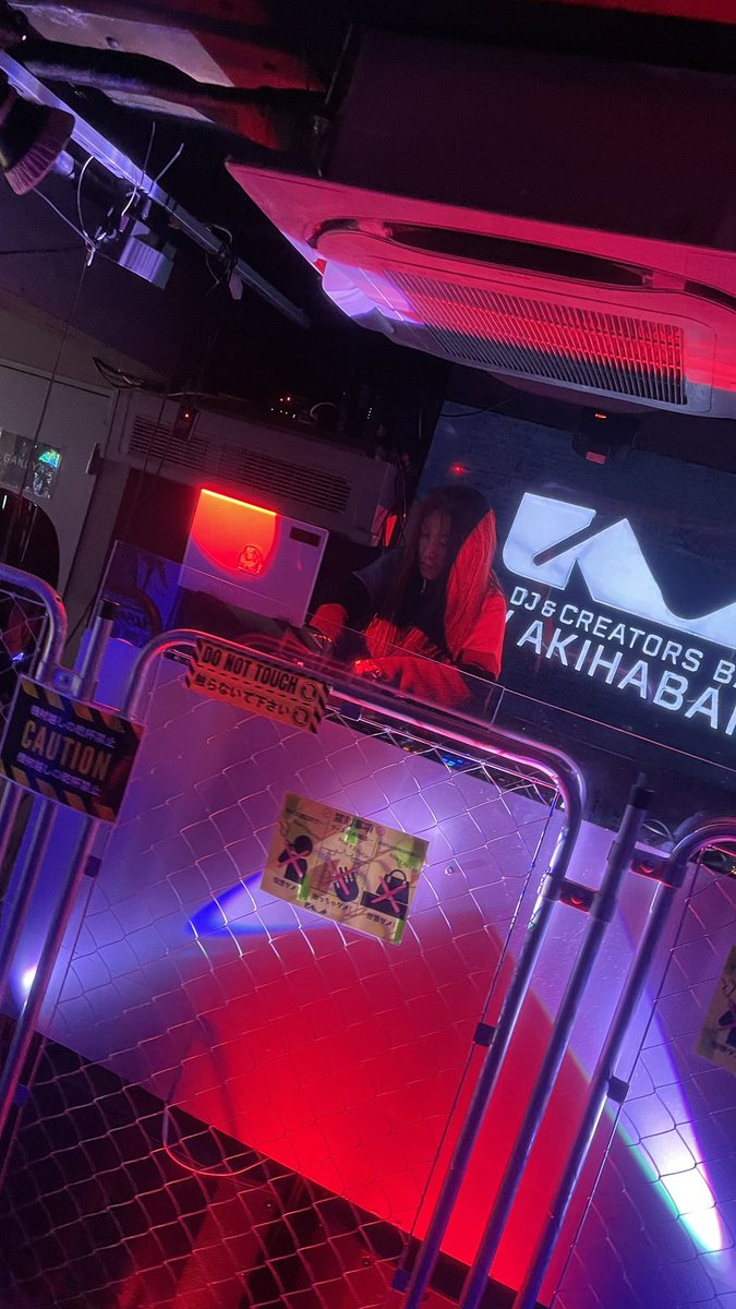 お次はLALAさん！
ベネスネからスタートしてゴリゴリブレイクコア！
 #AKIHARD